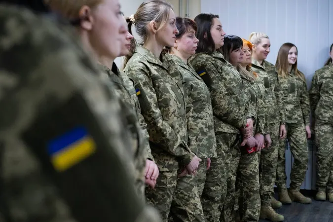 У ЗСУ вперше почали видавати жіночу військову форму (фото)