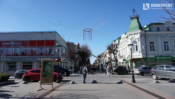 Весна у Луцьку: атмосферні фото залитого сонцем міста