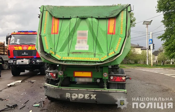 Кабіни розтрощило: у моторошній ДТП у Луцькому районі постраждали водії та 14-річний хлопець (фото)