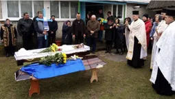 На Волині попрощалися із загиблим воїном Русланом Волохом (фото, відео)