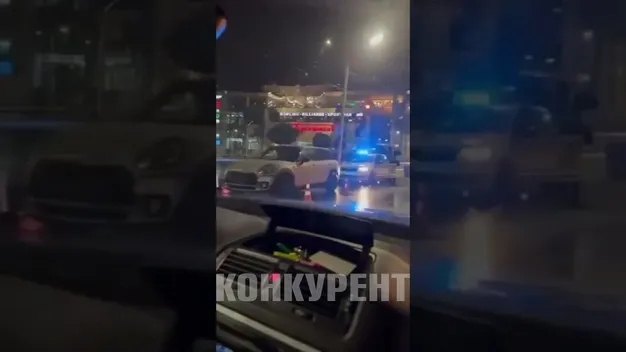 У Луцьку біля «Променя» - ДТП: постраждалого забрали у лікарню (відео)