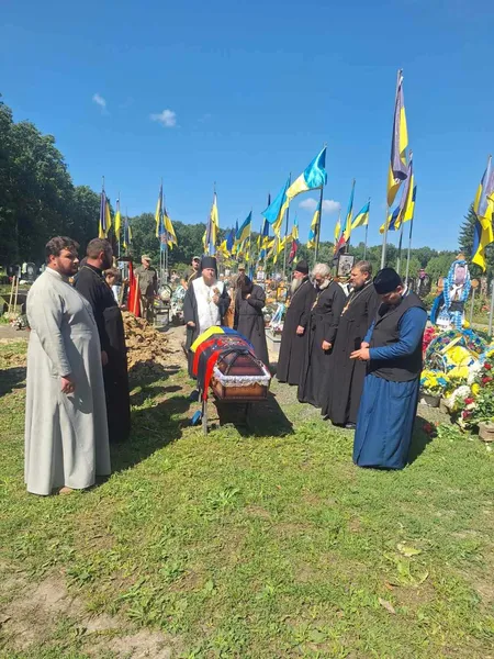Назавжди 27: на Волині провели в останню дорогу Героя Богдана Денисюка (фото)