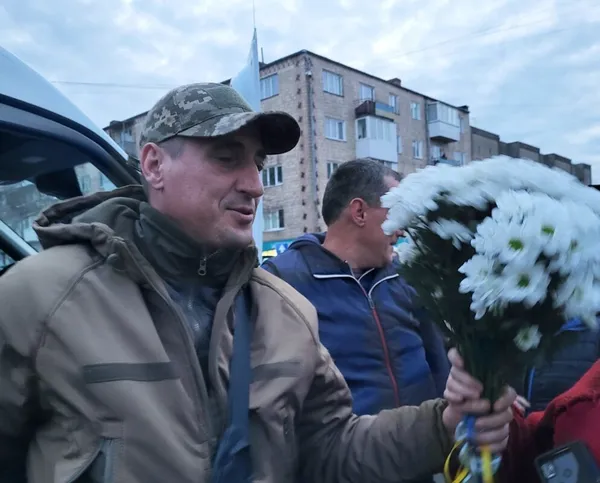 Після трьох років полону до Ковеля повернувся захисник Павло Подобед (фото)