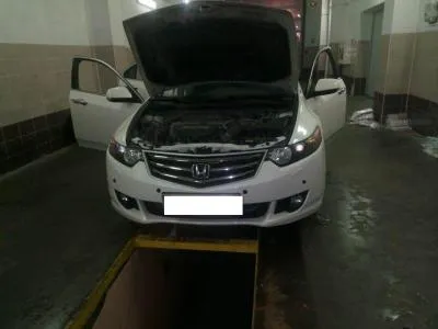 Через контрабандні цигарки у лучанки вилучили автомобіль (фото)