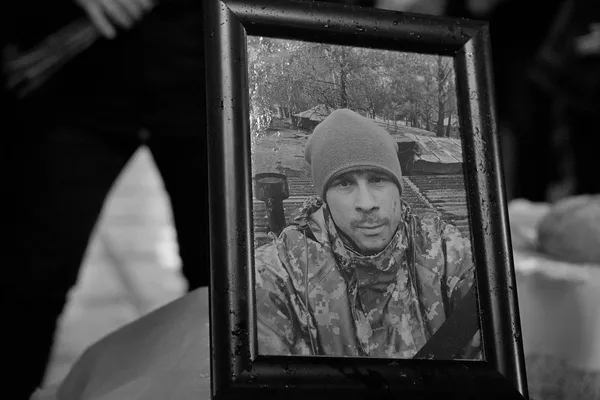 Під білою пеленою снігу: у Володимирі провели в останню дорогу двох полеглих Героїв (фото)