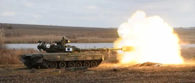 Ракетні удари, важкі бої на Сході, блокада Маріуполя: що коїться в областях