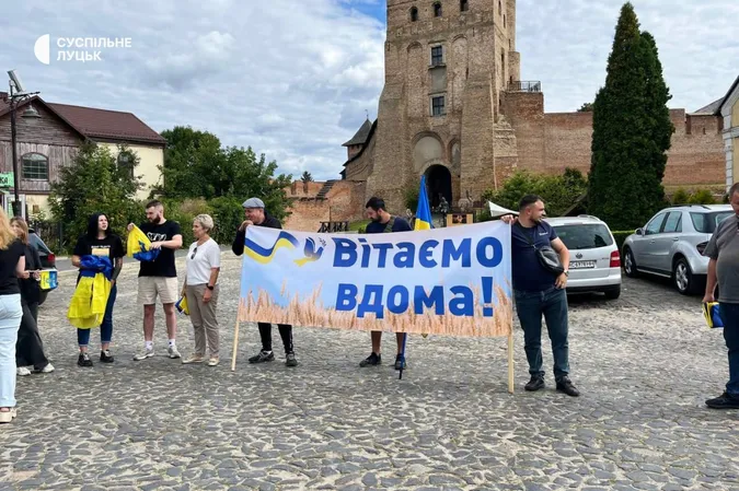 У Луцьку зустріли 24-річного воїна, який провів у полоні три роки (фото)
