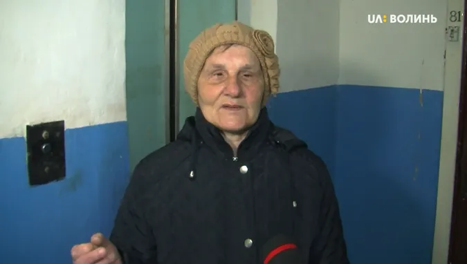 Незряча лучанка захаращує увесь під’їзд (відео, фото)