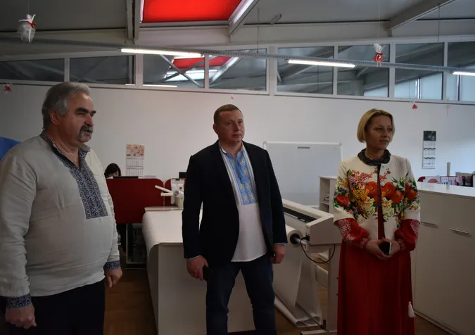 Захисні костюми замість вишиванок: як луцька «Едельвіка» допомагала боротися з коронавірусом