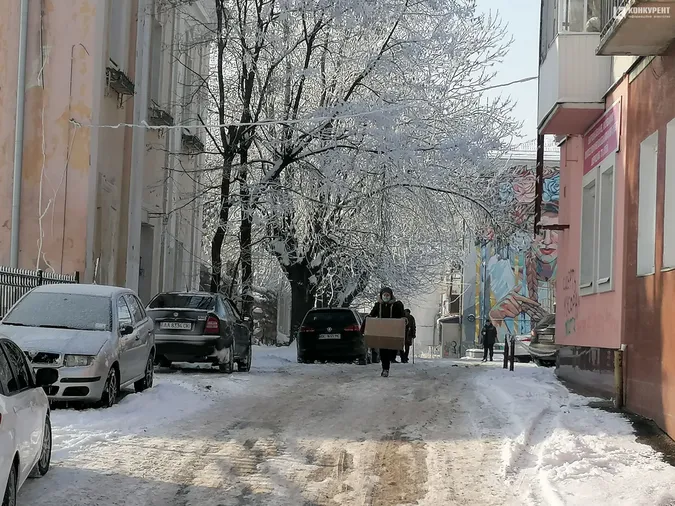 Казково: світлини Луцька, засипаного снігом