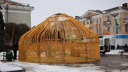 У Нововолинську встановлюють «Юрту Незламності» (фото)