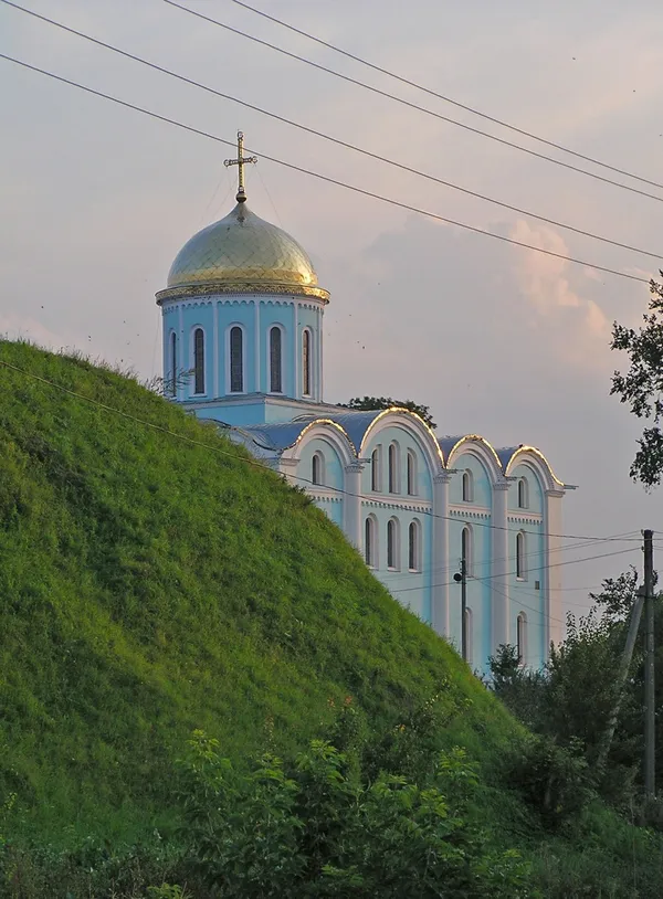 У місті на Волині знайшли скарб – намисто давньоруської модниці, якому майже 800 років (фото)