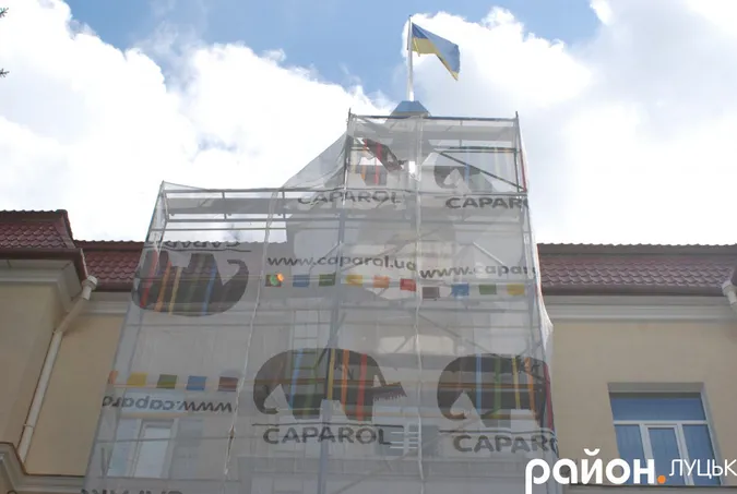 На будівлі Луцькради з'явиться унікальний годинник (фото) 