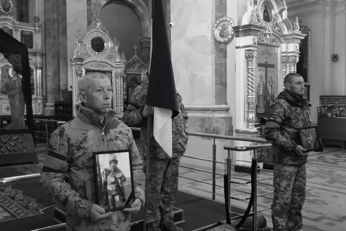 Луцьк навколішки попрощався з двома загиблими захисниками