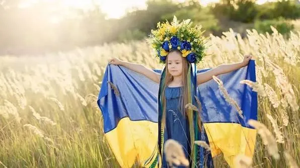 З Днем Конституції України (листівки)