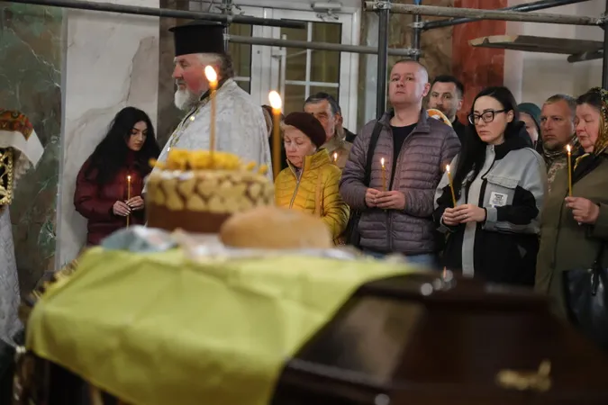Загинув на Донеччині: у Луцьку попрощалися з Тарасом Корніюком (фото)