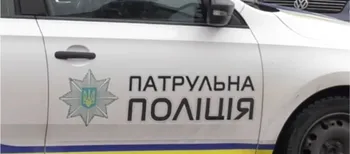 Викликав копів через крадіжку велосипеда, а опинився в спідньому і з пакетом на голові: що у Луцьку накоїли патрульні (відео)