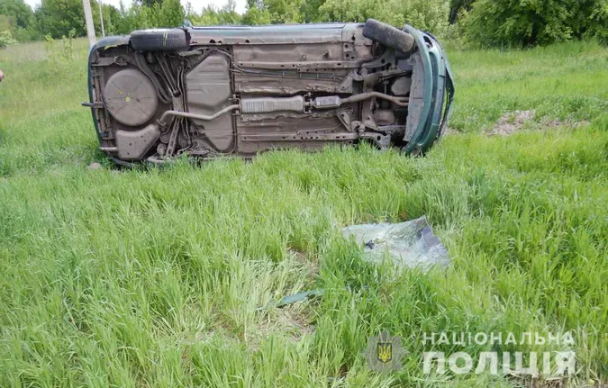 У Володимир-Волинському районі авто злетіло в кювет (фото)