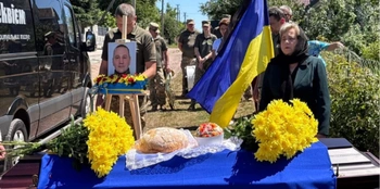 У Нововолинській громаді попрощались із 45-річним Героєм Василем Зарембою (фото)
