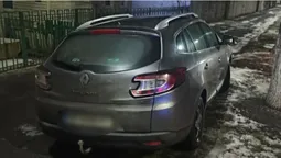 У Луцьку п'яний водій без «прав» їздив тротуаром (відео)