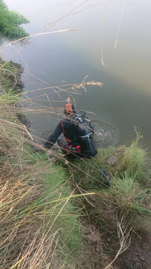 Зник дві доби тому: водолази підняли тіло чоловіка, якого шукали в річці Стир (фото)
