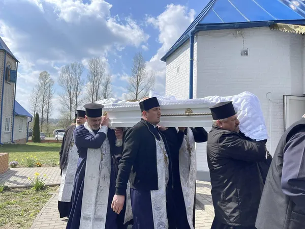 На Волині попрощалися з багаторічним настоятелем Володимиром Лапінським (фото)
