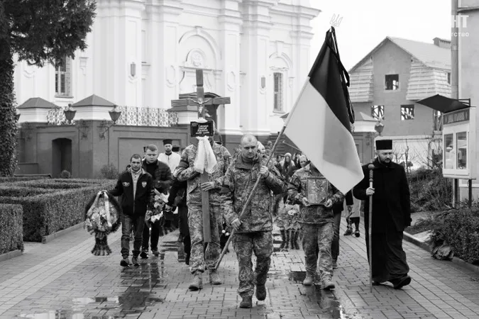 У Луцьку попрощалися з Героєм Максимом Омельчуком (фото)