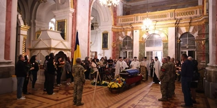 У Луцьку в один день попрощалися з двома полеглими Героями – Іваном Остапчуком та Максимом Мачулою (фото)