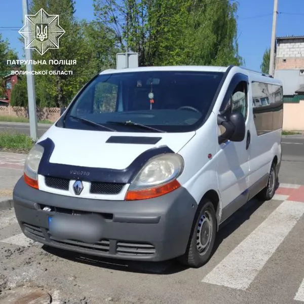 Перетнув подвійну суцільну лінію: у Луцьку зловили п'яного водія (фото)