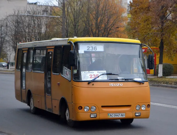 Луцьком курсує новий приміський автобус