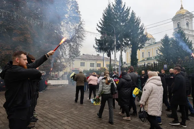 🕯Лучани попрощалися із загиблим захисником Дмитром Загурним (фото)