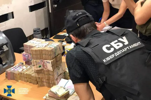 На Київщині ліквідували канал переправлення грошей з рф для ворожих агентів (фото, відео)