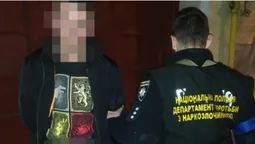 У Луцьку затримали 19-річного наркоторговця (фото, відео)