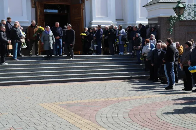 У Луцькій громаді попрощалися з Героєм Олександром Коханюком (фото)