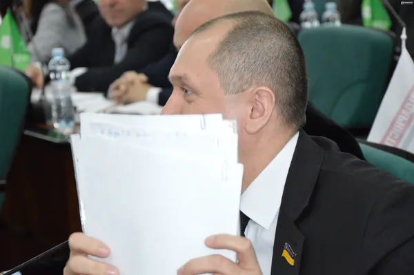 Луцька міська рада працюватиме з новим регламентом та «п'ятою рукою» Романюка