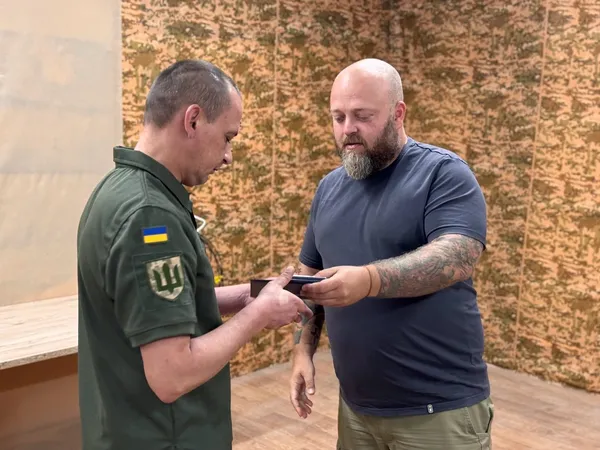 Бійців волинської «Сталевої Сотки» нагородили відзнаками «Захиснику Луганщини» (фото)