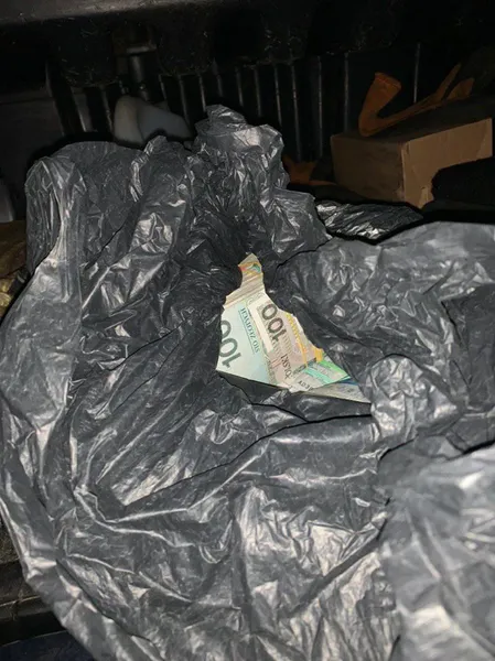 Збрехав про суму: в «Ягодині» в чоловіка забрали «зайві» злоті і виписали штраф (фото)