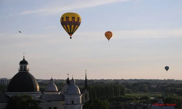 Літало все: світлини повітряного шоу від луцького фотохудожника 