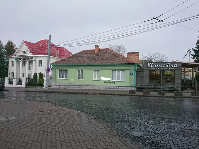 У луцьких муніципалів під носом рекламують наркотики (фото)