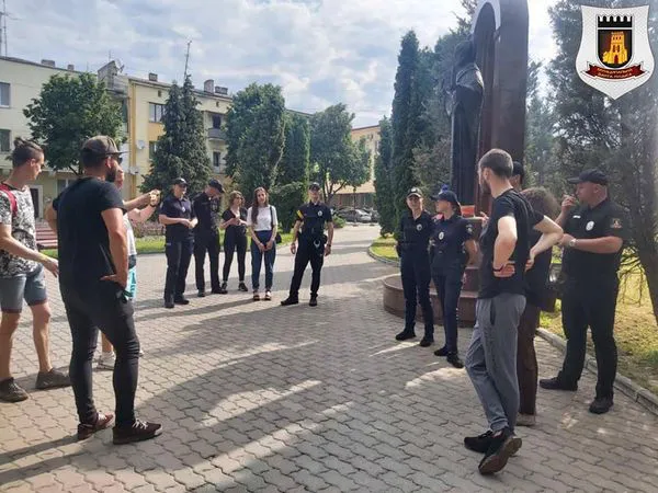 У Луцьку зафарбували інтернет-адреси, за якими продають наркотики (фото)
