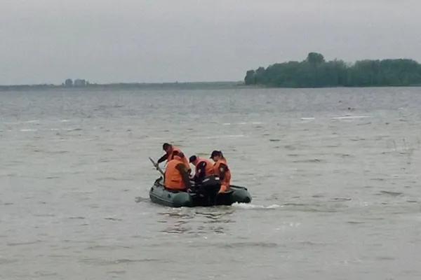 Водолази «рятували» людей на Світязі (фото)
