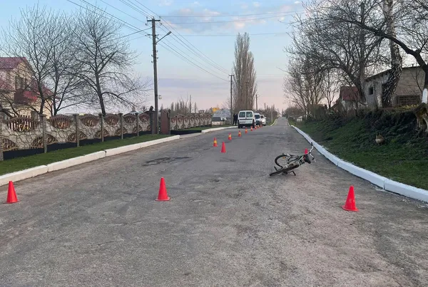 На Волині в автопригодах постраждали дві велосипедистки (фото, відео)