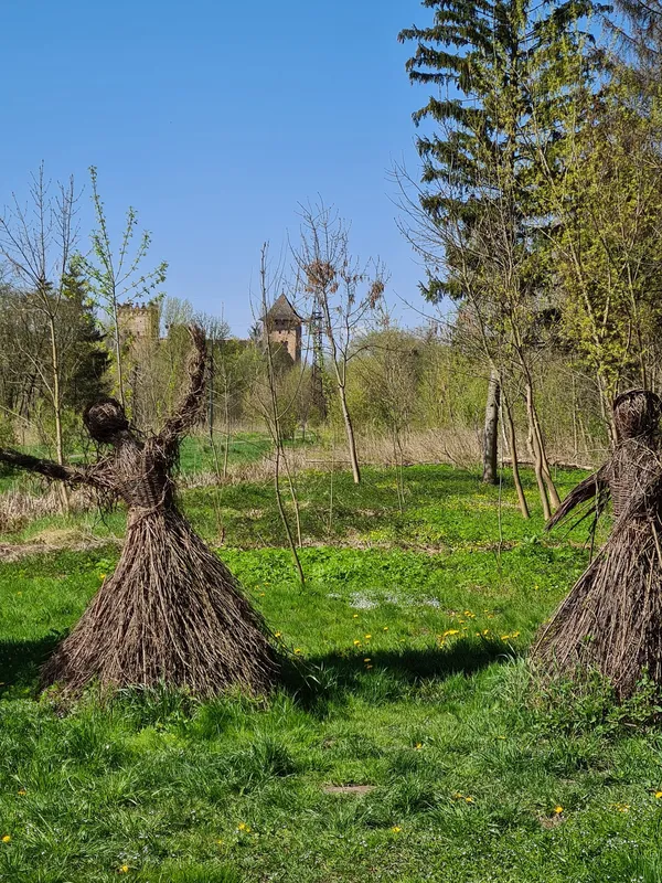 Весняний Луцьк: показали фото заквітчаного міста