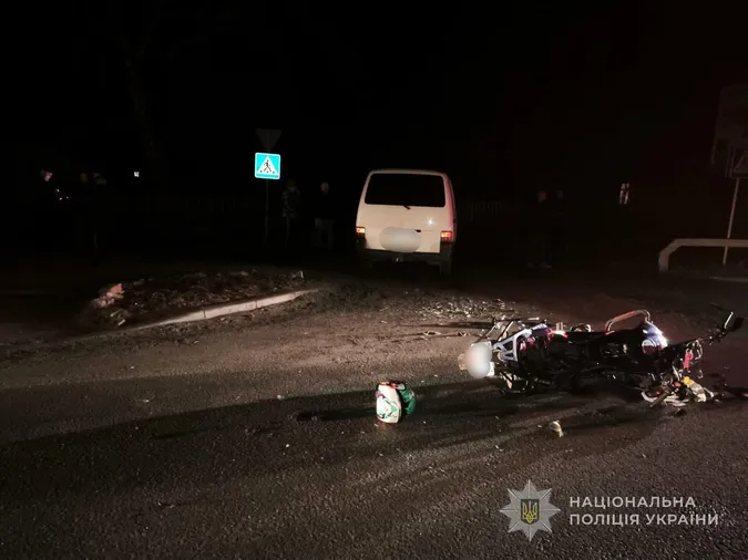 На Волині ввечері збили юнака на мотоциклі – він у лікарні