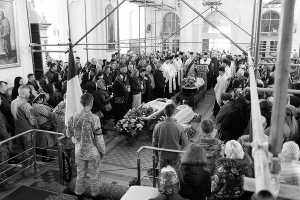 У Луцьку провели в останню дорогу загиблих Героїв Олександра Гнатюка та Миколу Маргасюка (фото)