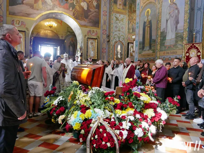 Очолював місто 20 років: Володимир попрощався з Петром Саганюком (фото)
