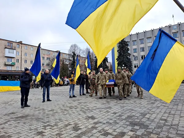 Загинули в один день: волиняни попрощались із Героями Миколою Бобром та Євгенієм Куколою (фото)
