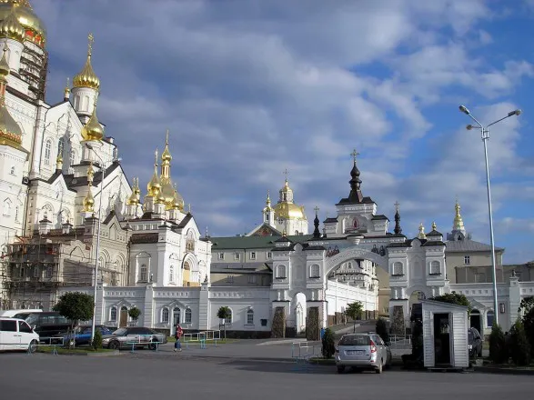 Почаїв закривають на в'їзд та виїзд