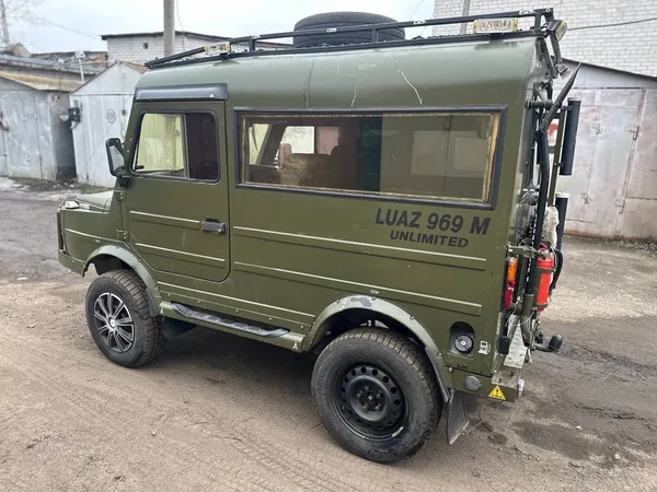 Монстр бездоріжжя: брутальну «Волинянку» у стилі military продають за тисячі доларів (фото)