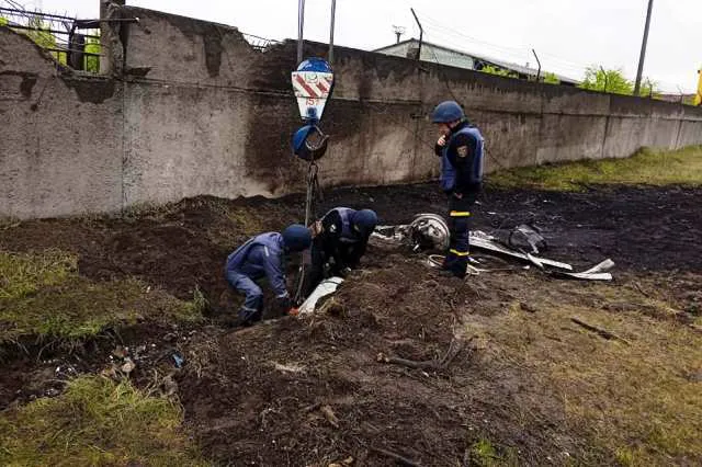 Ракета вагою пів тонни впала у Кременчуці і не розірвалася (фото, відео)